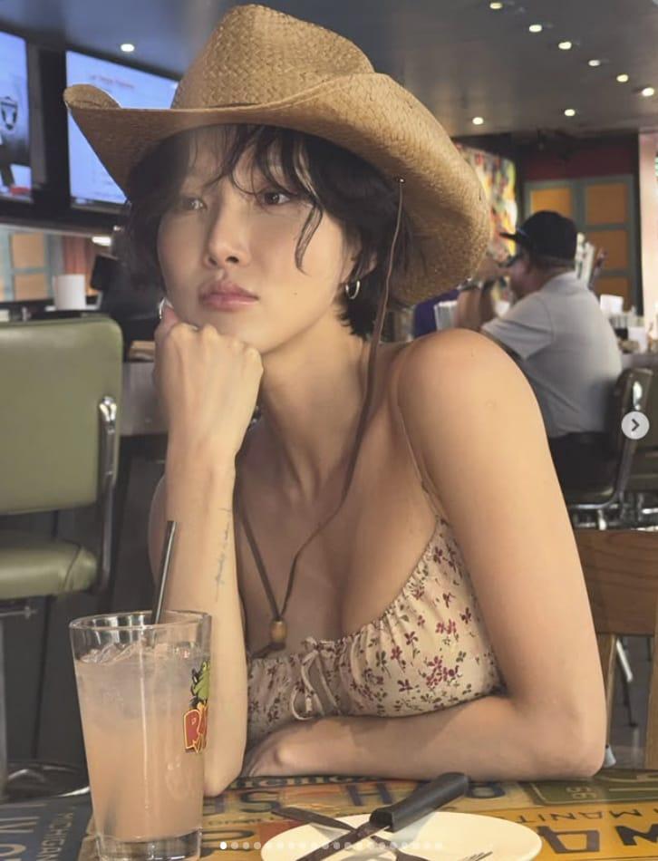 / Hwasa's Instagram