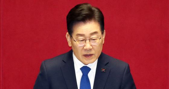 South Korea’s Long Work Hours Are an Obstacle to Global Competitiveness, Says Lee Jae Myung