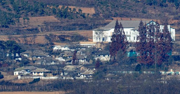 Gap Between ROK-UNC Military Demarcation Lines Complicates Combined Defense Posture Amid Submissive Policy