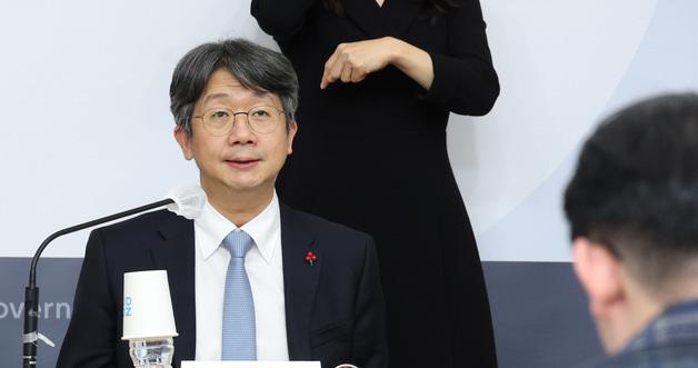 South Korea Steps Up Ebola Screening Amid Central Africa Outbreaks