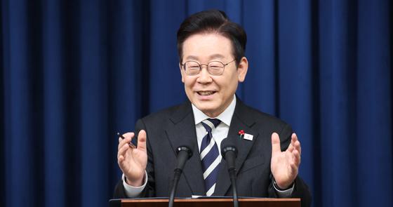 President Lee's Response to Question on Yoon Gov't's Anti-North Leaflets Apology: "My Cover Is Blown"