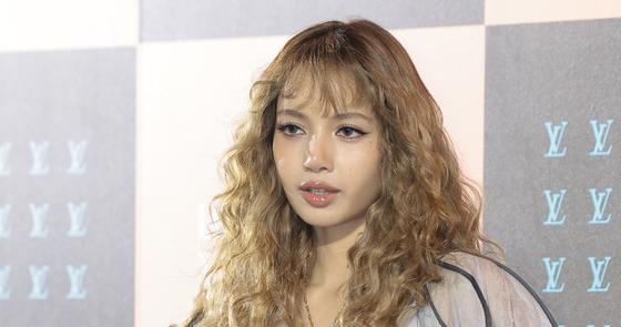 BLACKPINK's Lisa Apologizes: What Went Wrong at the 10th Anniversary Event?