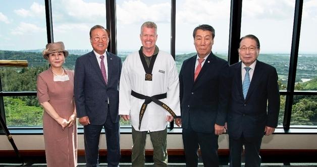 U.S. Indo-Pacific Commander Receives Honorary Taekwondo Certificate and Korean Name