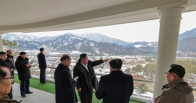 Kim Jong Un Accelerates Development of Yeombunjin Resort to Boost Tourism