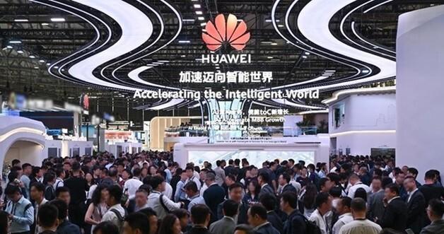 Huawei Showcases AI-Powered Internet and Home Tech