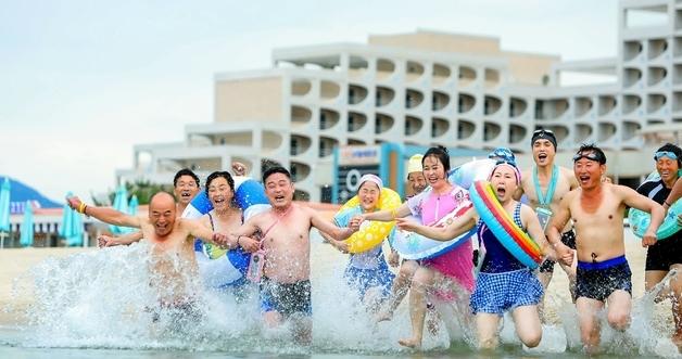 North Korea Says 'No Thanks' to YouTubers and Journalists at Trade Fair