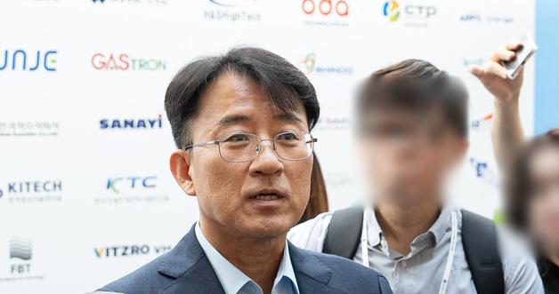 Samsung Display Signals Readiness to Supply Foldable OLEDs, MicroLEDs to Apple and Tesla