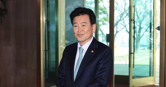 Why South Korea Might Skip Joint Proposal on North Korean Human Rights Resolution: Insights from Minister Chung Dong-young