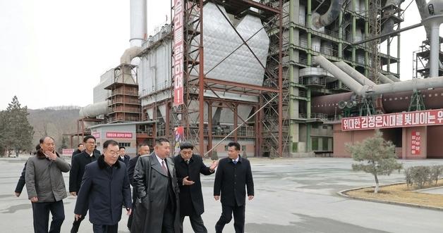 CEMENTED IN BLOOD: Kim Jong Un Forces Starving Slaves To Build His Imperial Fortress In A Post-Congress Terror!