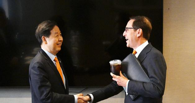 How Korea's Capital Market is Attracting Global Investors: Insights from Apollo, BlackRock, and PIMCO