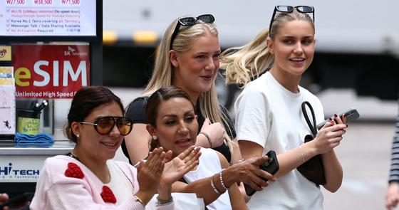 Korea vs. Japan: Why Traveling in Korea is 30% Cheaper for Tourists in 2024