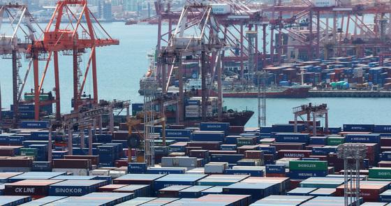 How U.S. Iran Oil Export Blockade Could Drive Energy Prices Up: What Asian Industries Need to Know