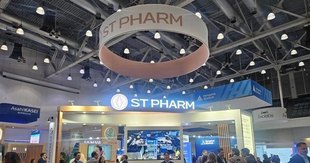 ST Pharm Expands Global CDMO Outreach at TIDES USA and ASGCT 2026