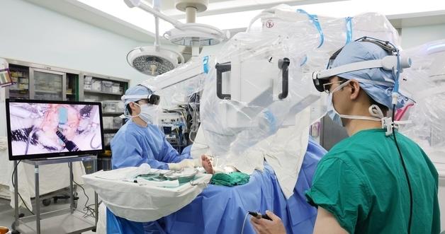 Seoul Asan Team Performs Asia-Pacific’s First Robotic Supermicrosurgery Connecting Submillimeter Vessels