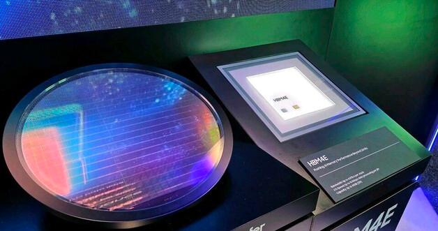 Samsung vs. SK Hynix: Who Will Dominate the HBM4E Market in 2026?