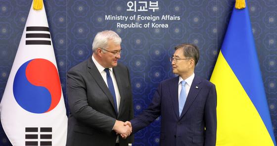 Ukraine's Strategic Bargain: How North Korean POWs Could Influence Korean Investments in Post-War Reconstruction