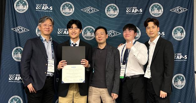 KCC Glass Unveils Award-Winning Glass Antenna Technology for Future Mobility